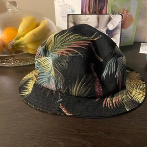 Rip and dip bucket hat palm trees